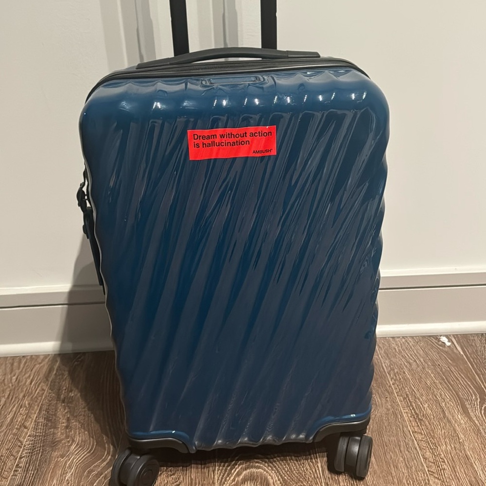 TUMI CARRY ON 19 DEGREE